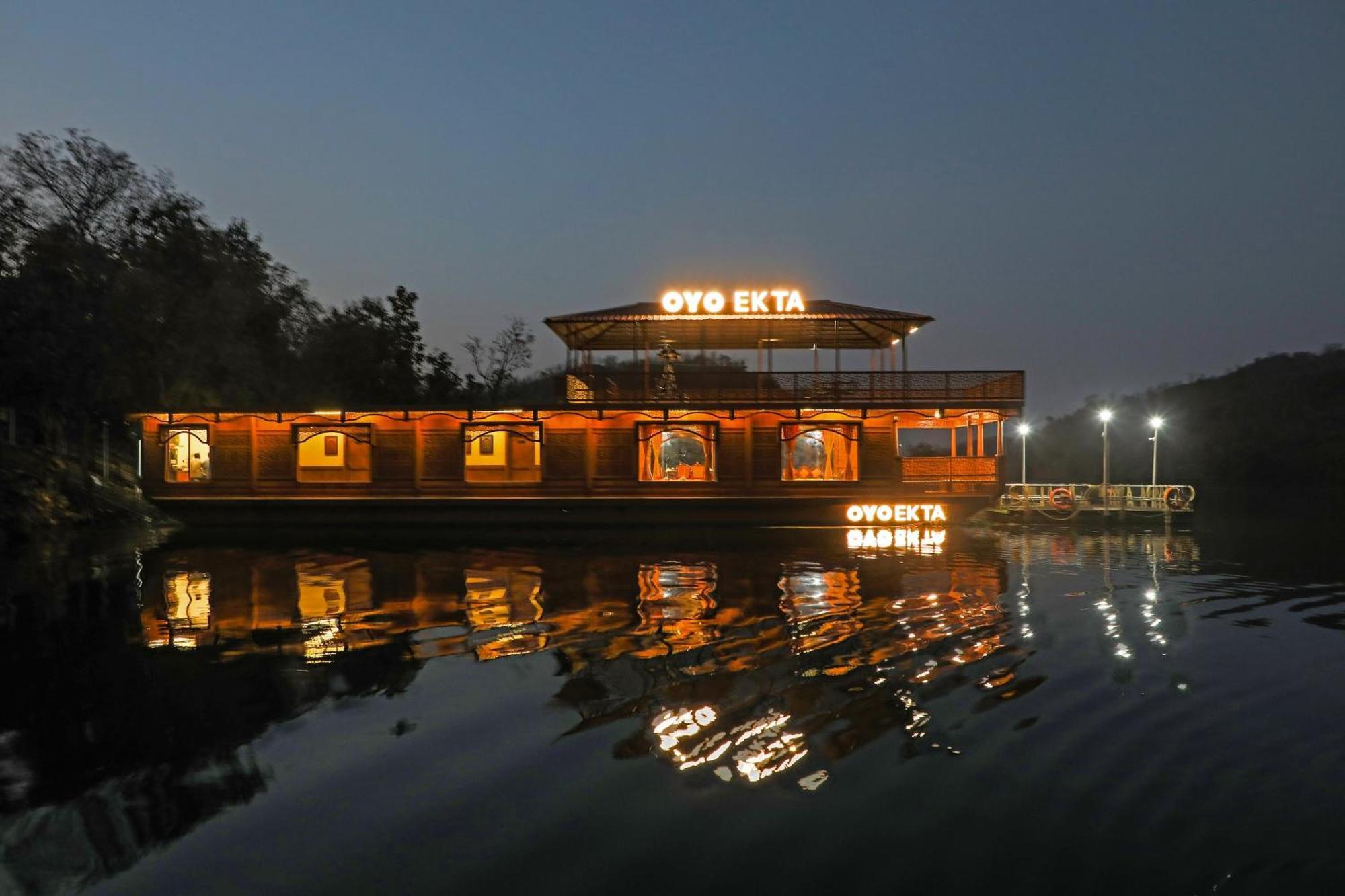 Ekta Houseboat Statue Of Unity Kevadia Hotel Exterior photo