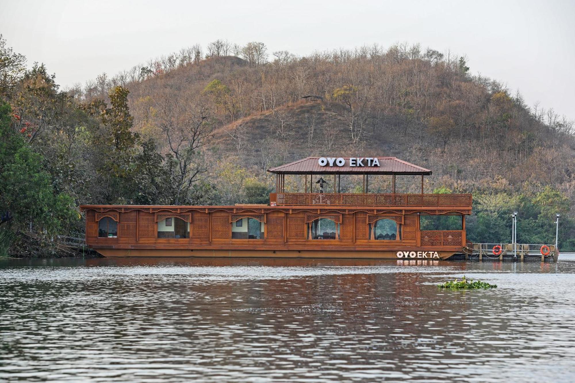 Ekta Houseboat Statue Of Unity Kevadia Hotel Exterior photo