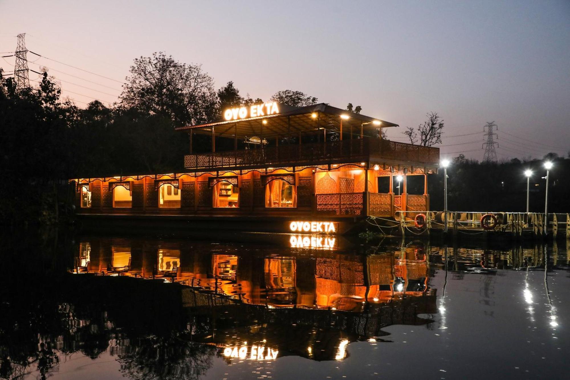 Ekta Houseboat Statue Of Unity Kevadia Hotel Exterior photo